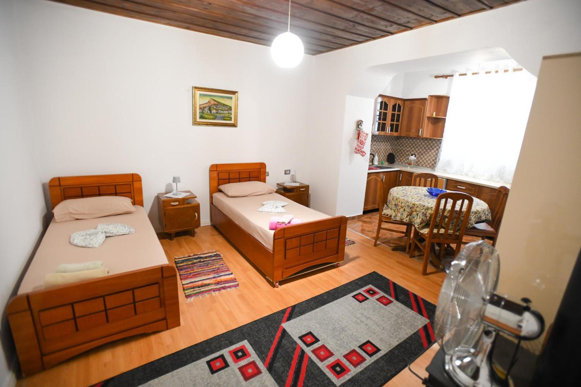 Guest House Flowers Berat Dış mekan fotoğraf