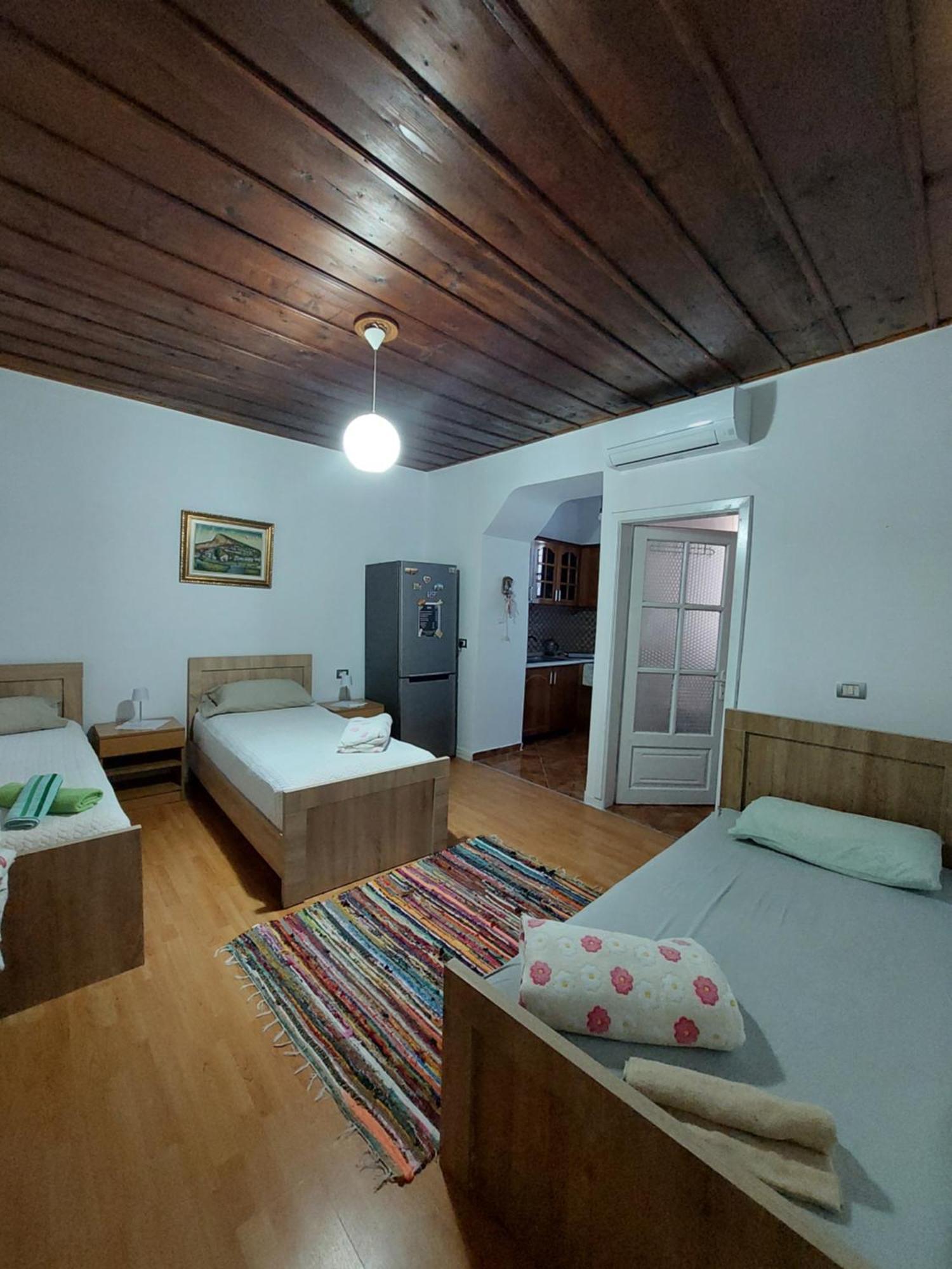 Guest House Flowers Berat Dış mekan fotoğraf