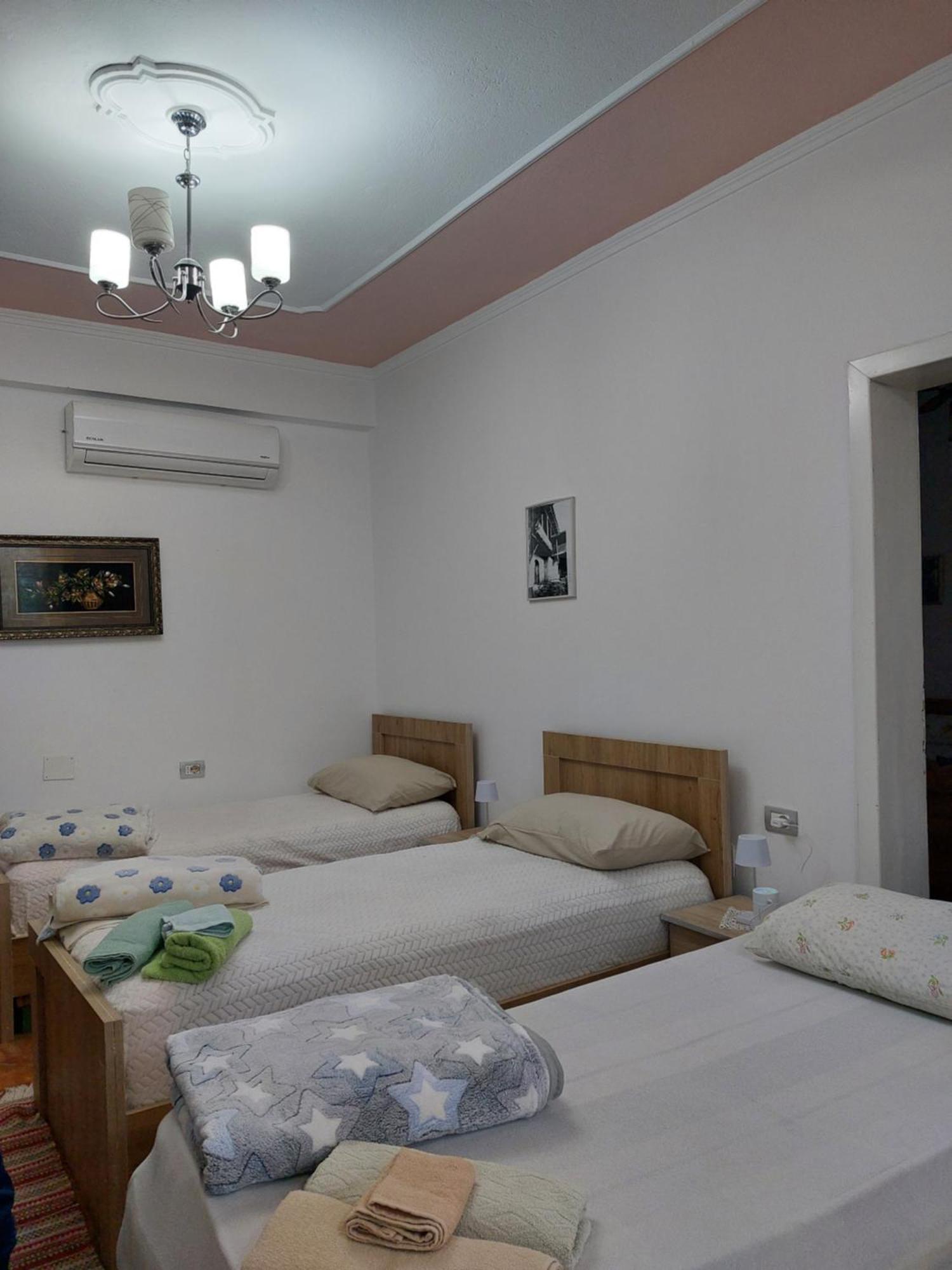 Guest House Flowers Berat Dış mekan fotoğraf
